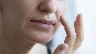 Crema Contorno De Ojos Y Labios Con Acido Hialuronico.